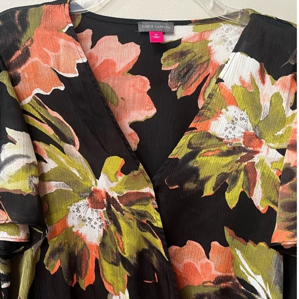 Vince Camuto Black Floral Wrap Style V Neck Short Sleeve Blouse Womens Medium - Picture 4 of 6